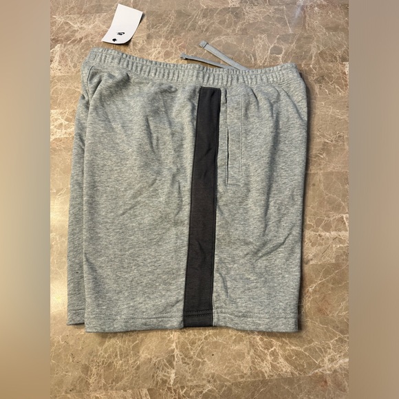 NIKE SPORTSWEAR AIR FRENCH TERRY SHORTS FN7701-063 HEATHER/IRON GREY - Picture 10 of 12